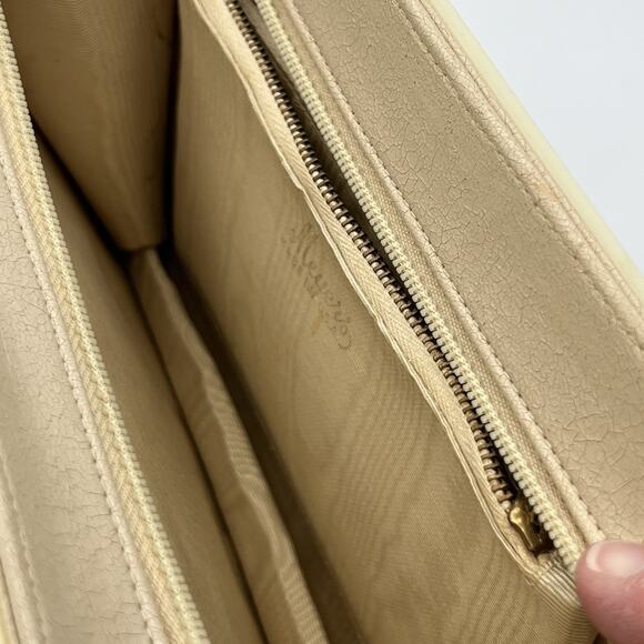 Vintage Meyers Cream Ivory Lucite Clutch Purse Gold Chain 9.25" 1970s - Picture 7 of 9
